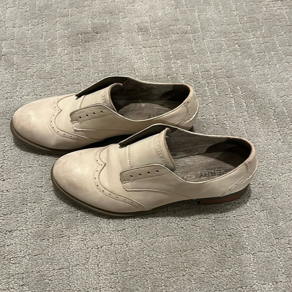 Dowry stylish Womens shoes, size 6 Women’s USA,tan brown color, moderately used